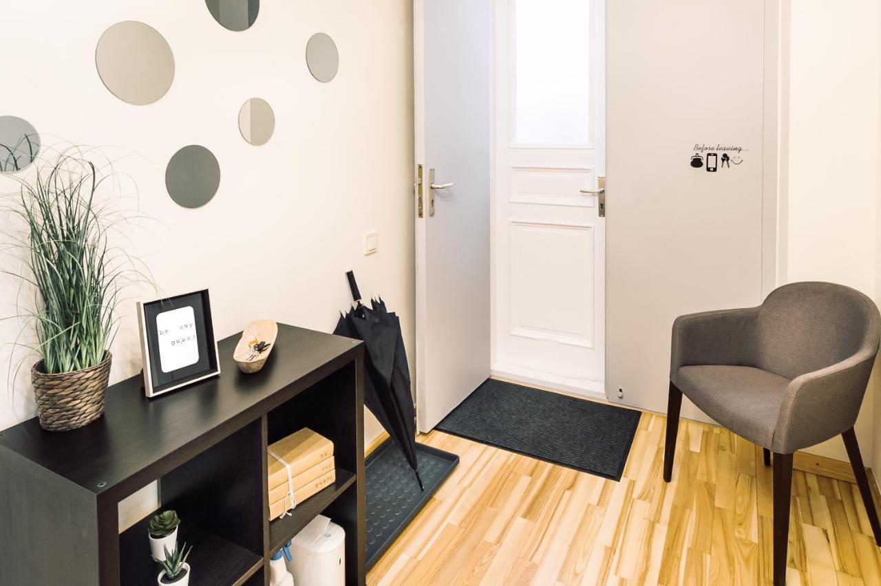 Elvis Apartment/11 Beds/6 Bedrooms/Riga Old Town Εξωτερικό φωτογραφία